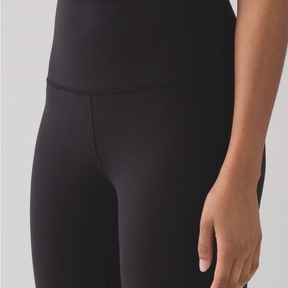 Lululemon Wunder Under Crop - Picture 3 of 8